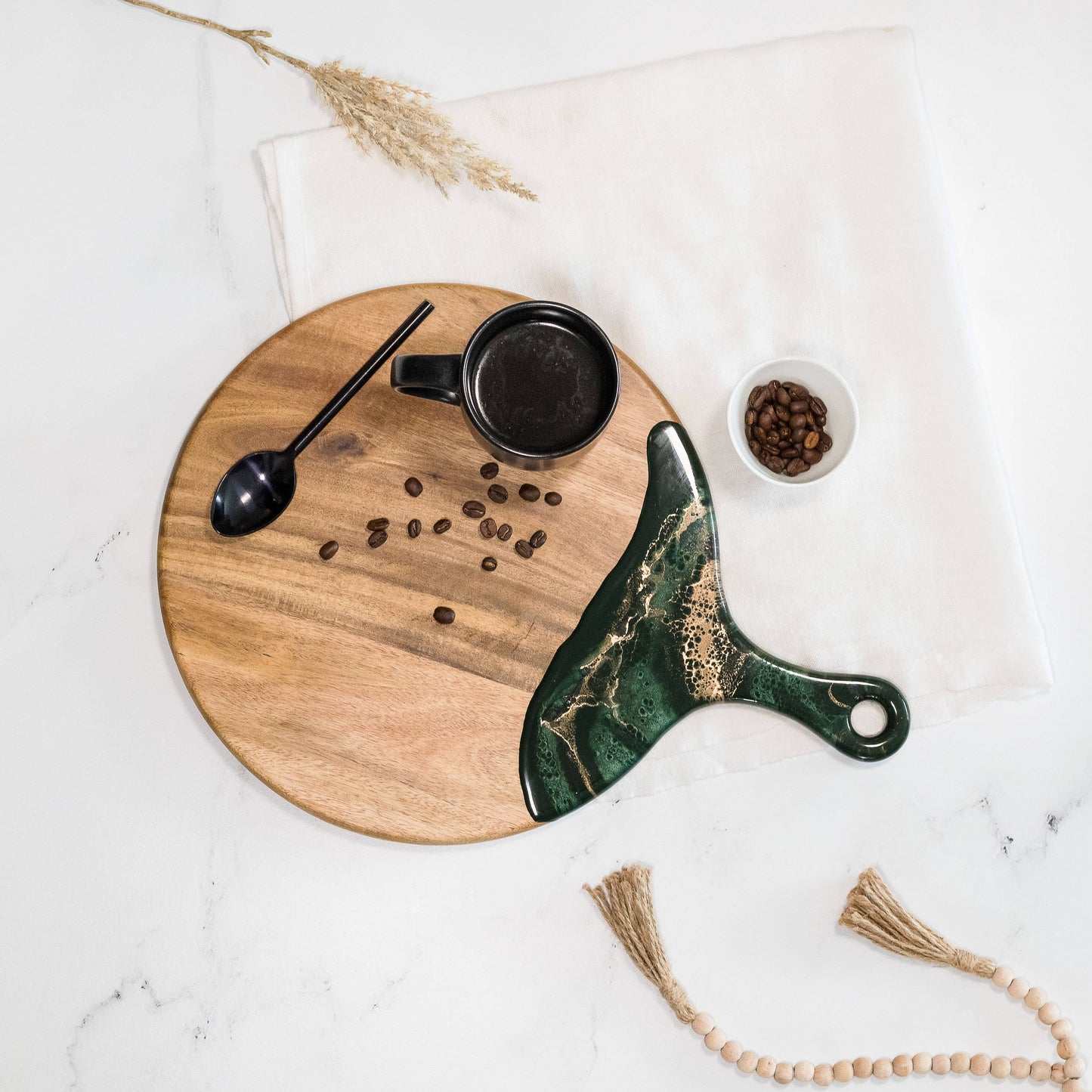 Lynn & Liana Designs - Resin cheese boards /Charcuterie Board 12" Round with handle - Merlot