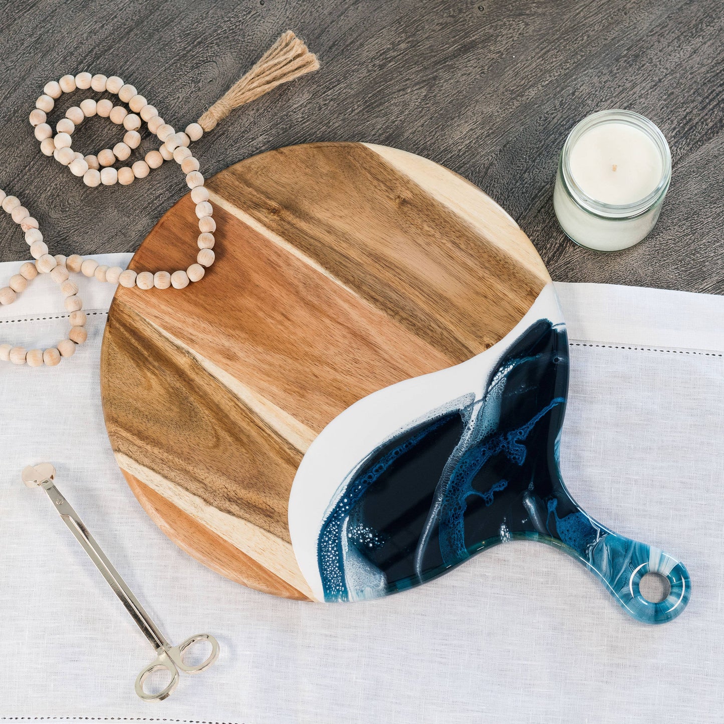Lynn & Liana Designs - Resin cheese boards /Charcuterie Board 12" Round with handle - Merlot