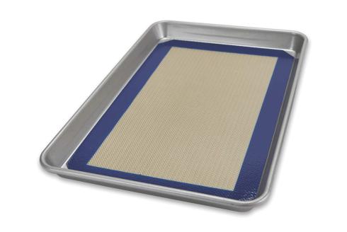 quarter-sheet-pan-with-mat