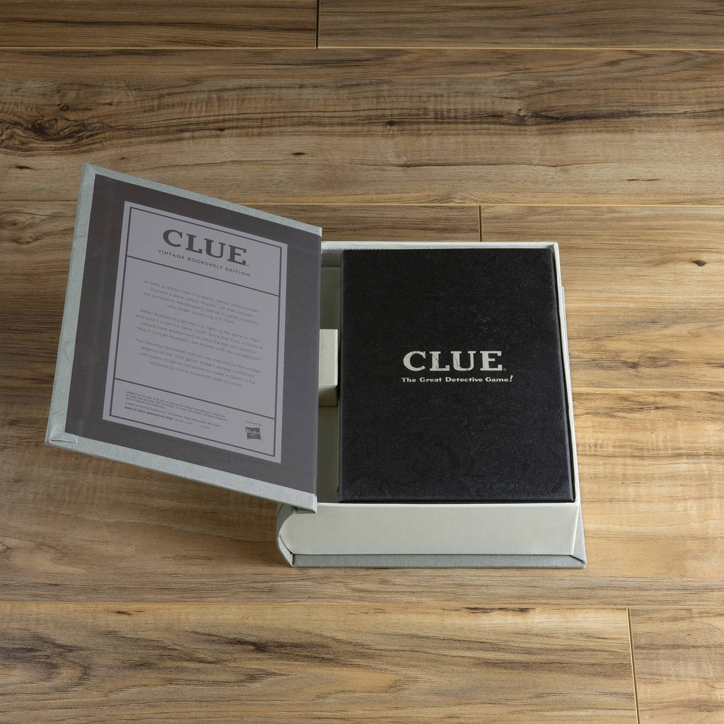 WS Game Company - WS Game Company Clue Vintage Bookshelf Edition