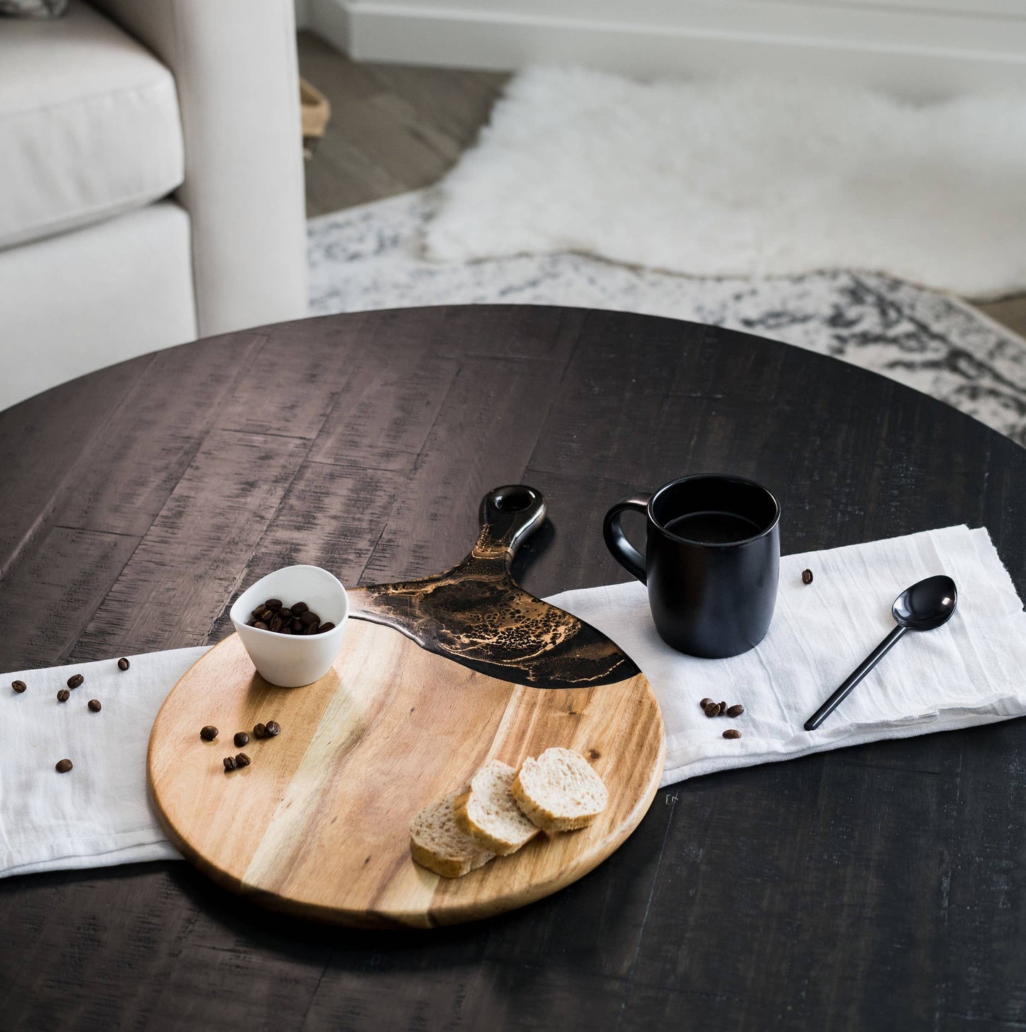 Lynn & Liana Designs - Resin cheese boards /Charcuterie Board 12" Round with handle - Onyx