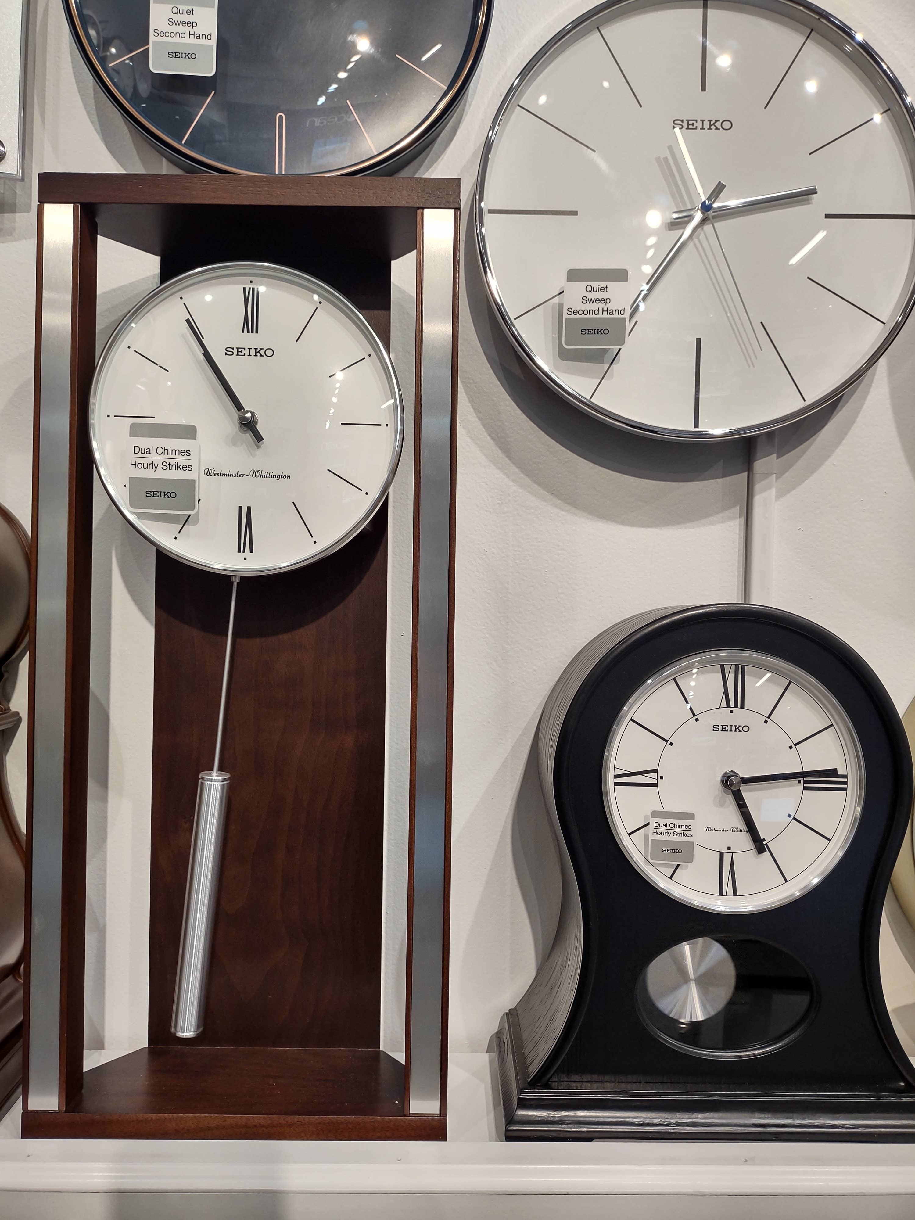 Popular SEIKO Modern & Sophisticated Wall Clock with Pendlum and Dual Chimes